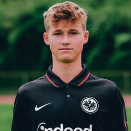 A Frankfurt U17-es csapatának magyar csapatkapitánya is Japánba utazik a felnőttekkel