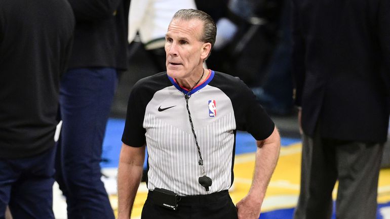 Három játékvezető beperelte az NBA-t