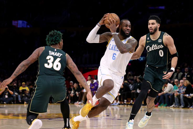 Fordulatos meccsen nyert a Boston Los Angelesben