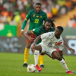 Hiába az emberelőny, Kamerun nem bírt Guineával