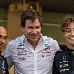 F1-hírek: hosszabbított a Mercedes csapatfőnöke