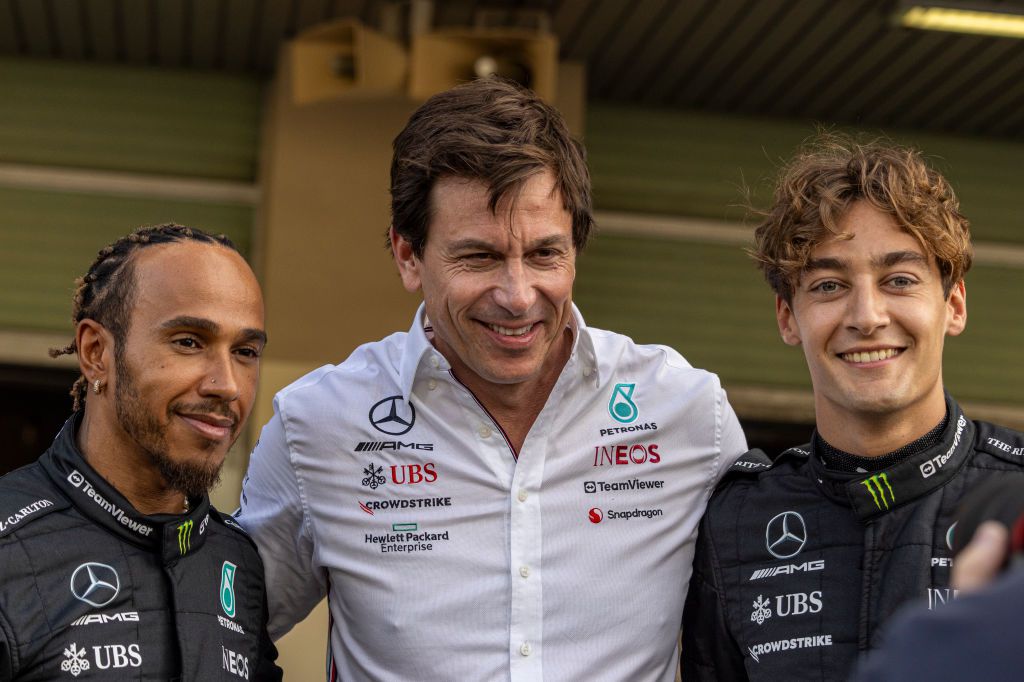 F1-hírek: hosszabbított a Mercedes csapatfőnöke