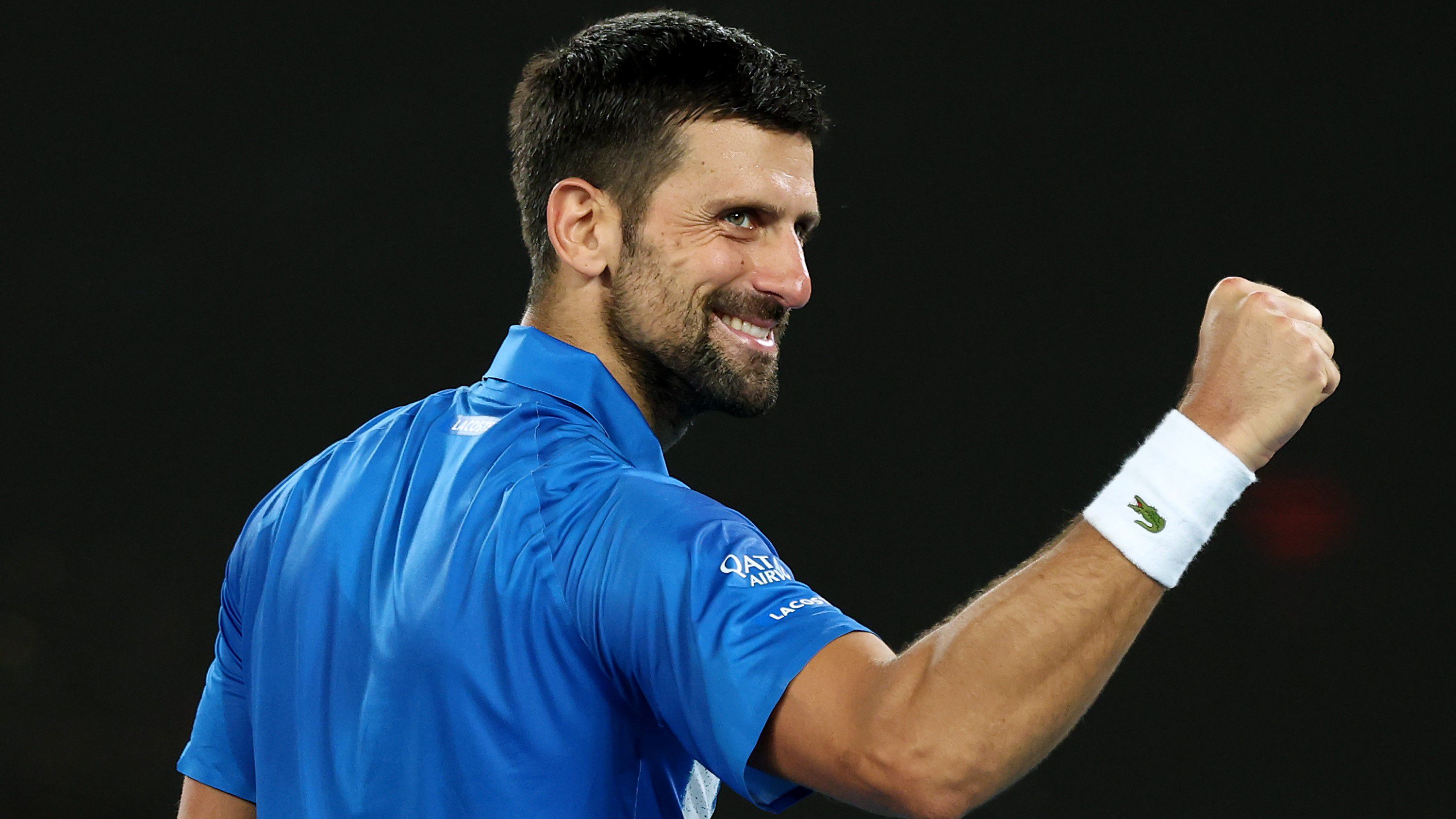 Tovább írja a történelmet: Djokovics győztes meccsen döntötte meg Federer rekordját