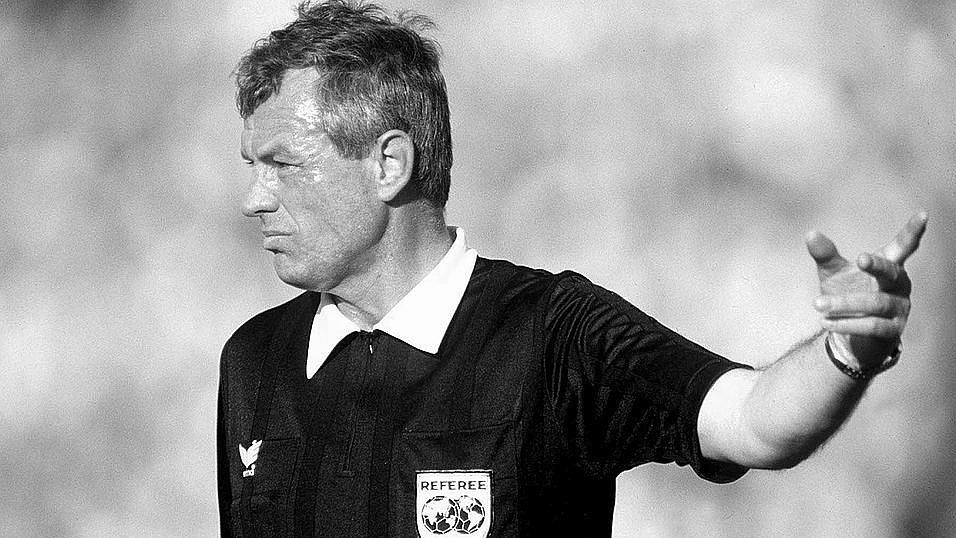 Meghalt a legendás játékvezető, aki elsőként kapott búcsúmeccset Németországban