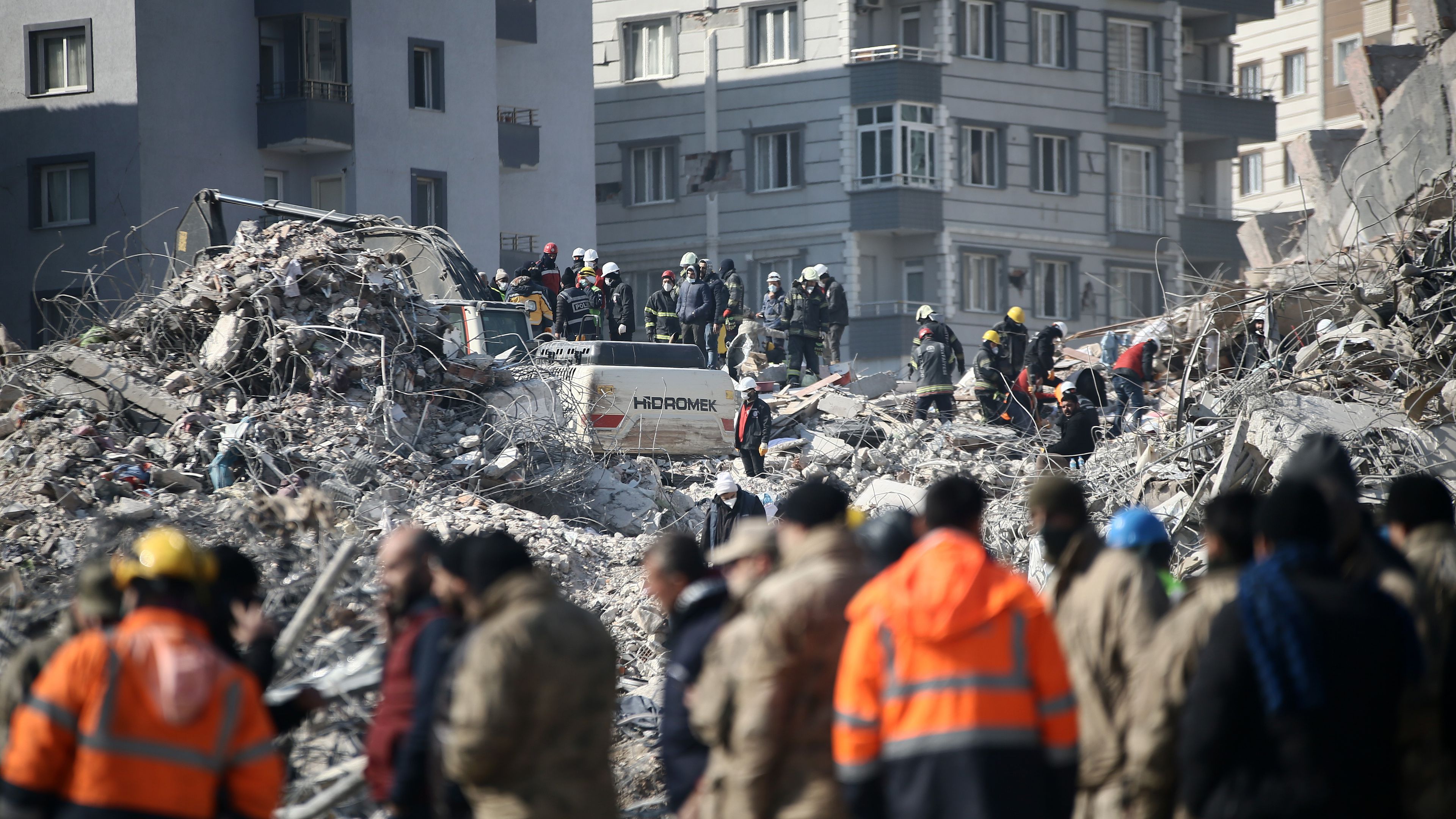 A február 6-i pusztító erejű földrengésnek a legfrissebb adatok szerint Törökországban 48 488 halálos áldozata volt.