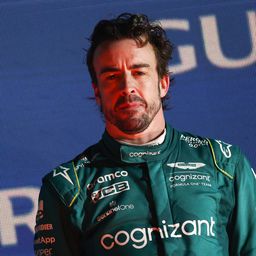 Fernando Alonso egy dobogós helyezéssel indította az évet új csapatánál, az Aston Martinnál