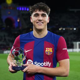 A Barcelona tizenhét éves védője is bekerült a spanyol keretbe