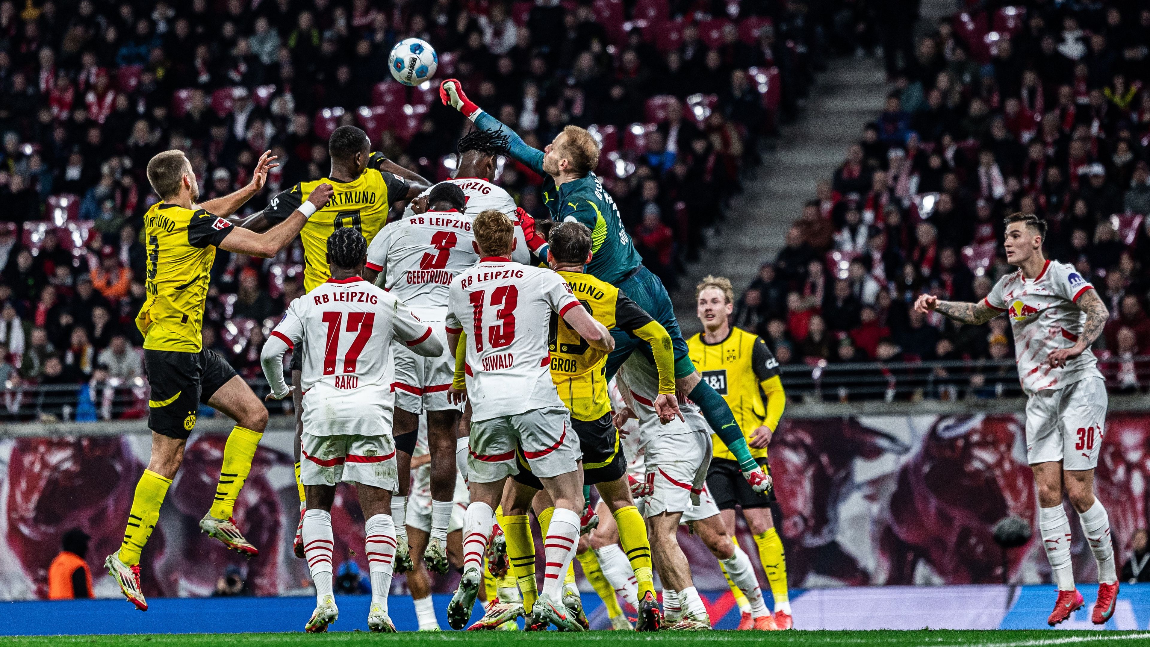 Teljesítményével Gulácsi Péter ezúttal a mezőny fölé nőtt. (Fotó: Getty Images)