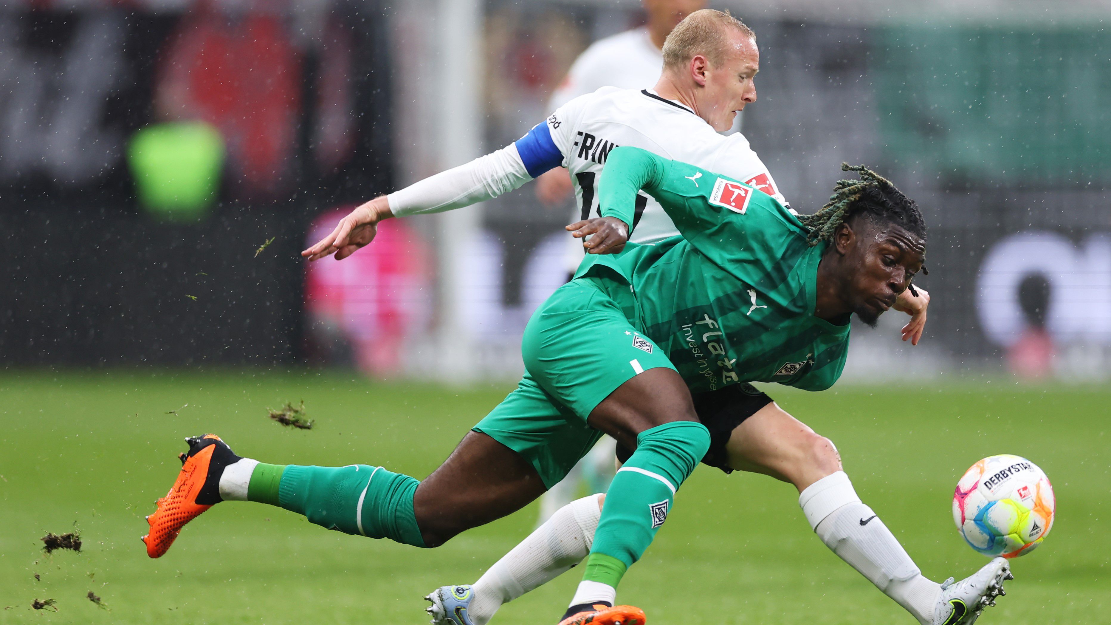 Kiélezett meccset hozott a Frankfurt és a Mönchengladbach csatája, a csapatok végül megosztoztak a pontokon.