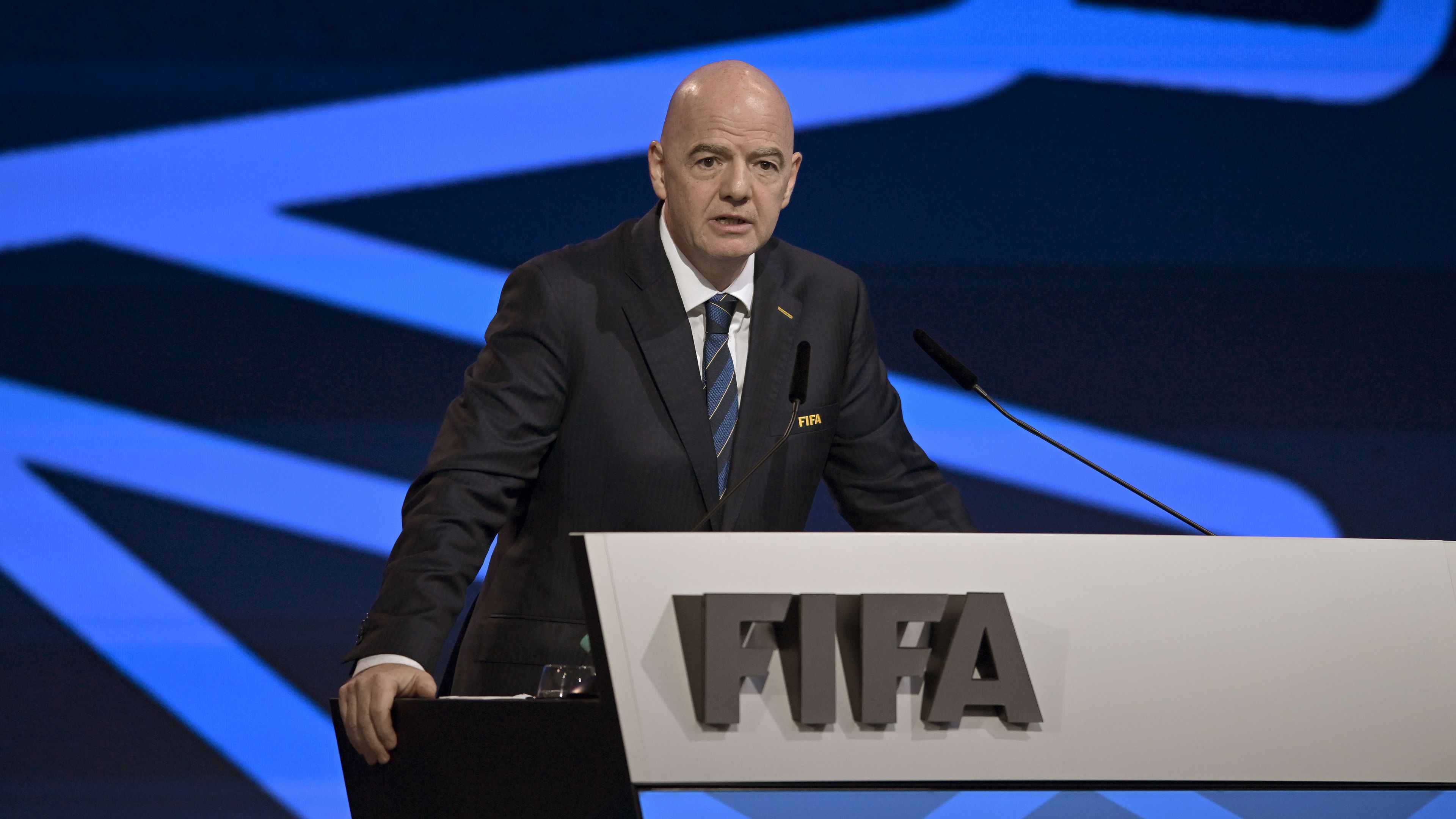 Késett a FIFA elnöke, az UEFA képviselői idő előtt elhagyták a kongresszust