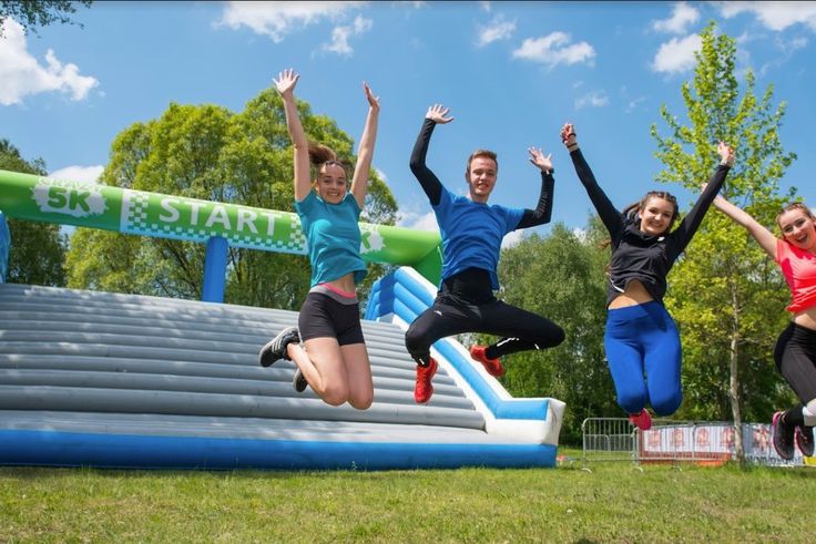 Most még a rekeszizom is bedurranhat: vicces akadályfutás a Budaörsi repülőtéren