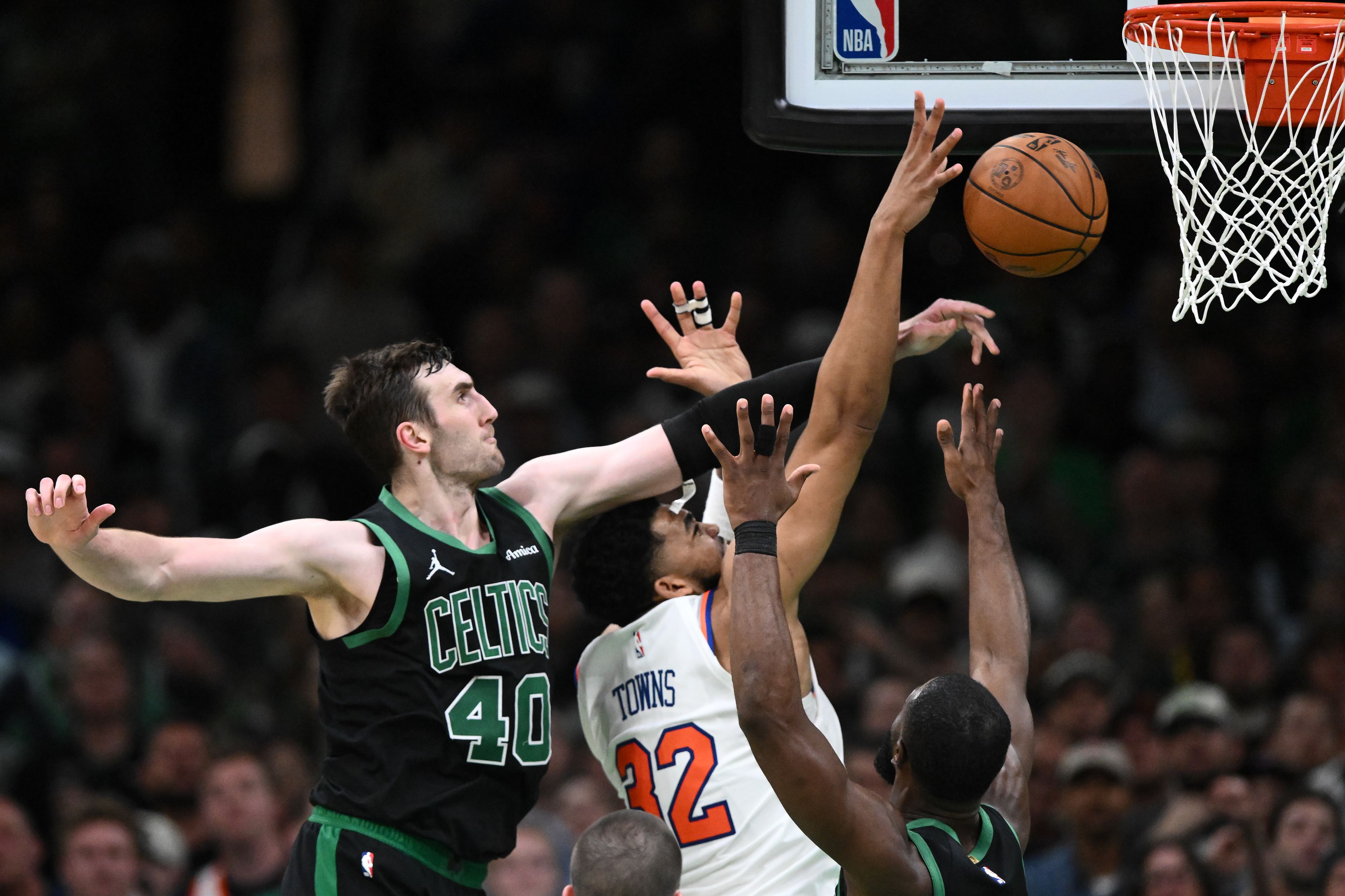 Küzd a túlélésért az NBA-címvédő – videóval