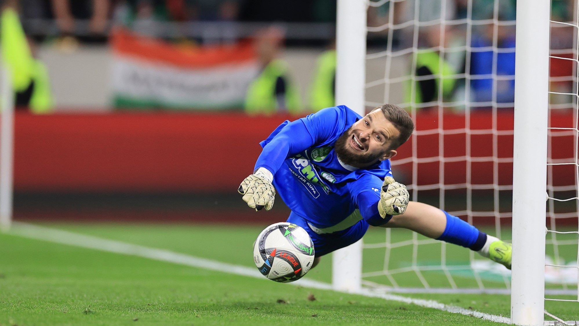 „A foci észjáték is, nem árt, ha néha használod a fejed” – Szappanos Péter a kifogott büntetőkről, büszkeségről és a birkák számolásáról