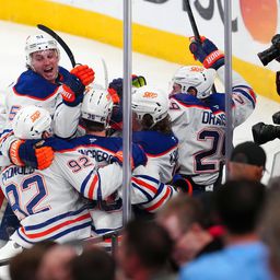Főcsoportdöntős az Oilers, a címvédő Panthers közel a továbbjutáshoz