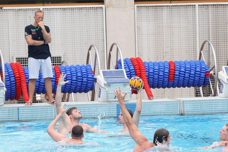 Hála a hanghordozós vízilabdasapkának, a szurkolók Fukuokában is segíthetnek a mieinknek - videóval