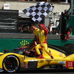 Robert Kubicával a volánnál a Ferrari nyerte a Le Mans-i 24 órás autóversenyt