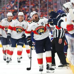 Marchand remeklésével egy győzelemre a kupától a Florida