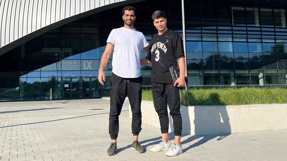 Dzsamali Iman (balra) és Reza Jadegari is a Tatabányánál folytatja pályafutását (Fotó: Facebook/Tatabánya Kézilabda Club)