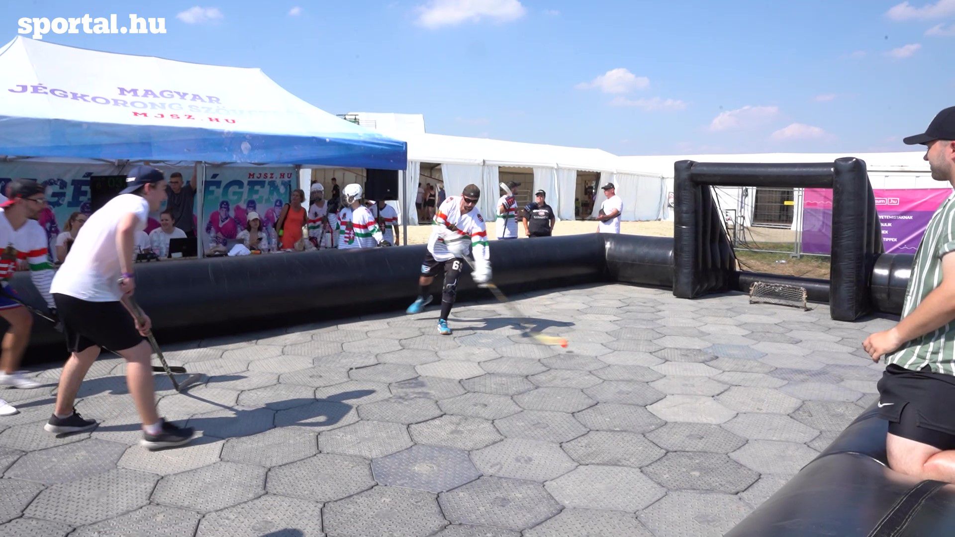Jégkorong a forró EFOTT-on – a street hockey igazi nyári sport! – videóval