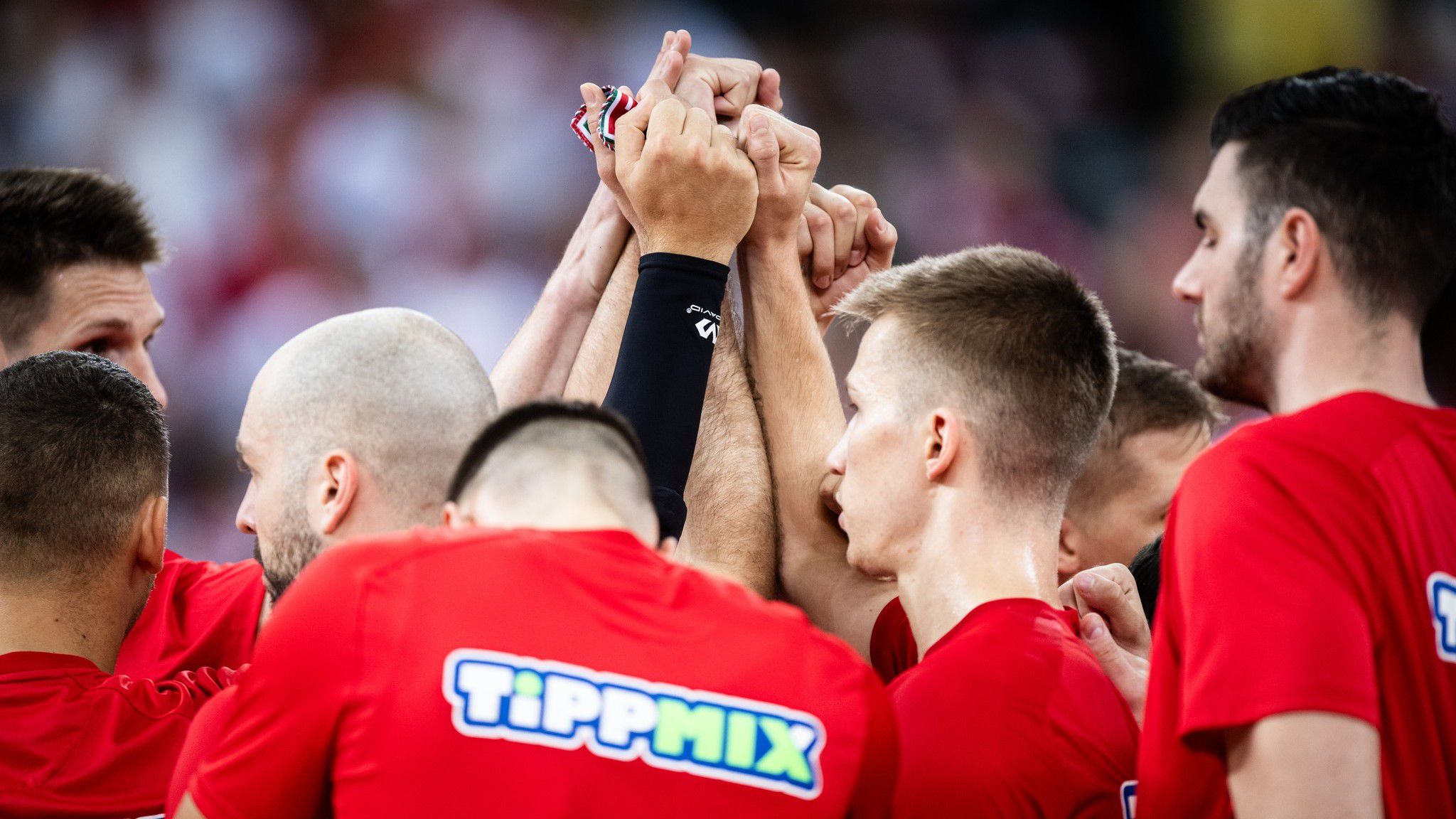 Lengyel siker és 16 pontos magyar győzelem kell a továbbjutáshoz
