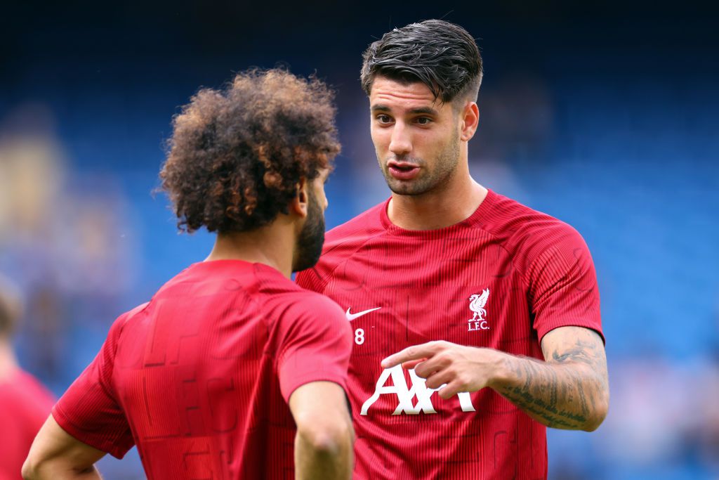 Dominik új csapattársával, Mohamed Szalah-val. Ő 2017 óta játszik Liverpoolban és pillanatnyilag ötvenszer (!) annyi követője van az Instán, mint Szoboszlainak (Fotó: Getty Images)