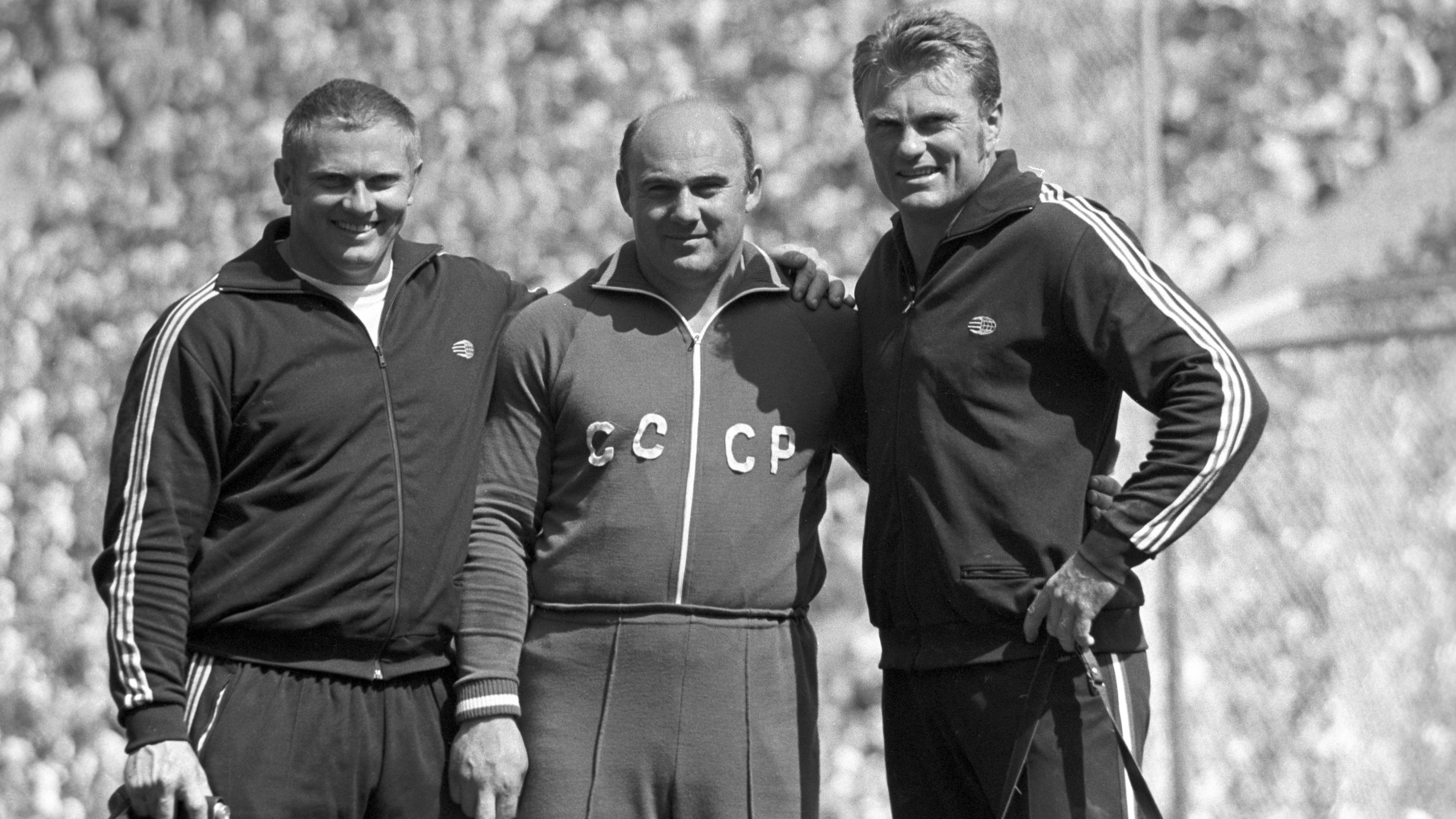 Az 1972-es olimpián Eckschmiedt (balra) és Zsivótzky Gyula között a müncheni győztes szovjet Anatolij Bondarcsuk (Fotó: MTI/Petrovits László)