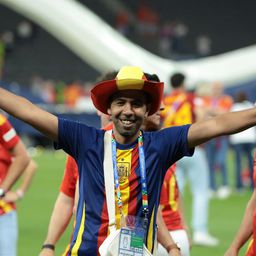 Hárman már rács mögött, újabb részletek a Barca–sztár édesapjának megkéseléséről