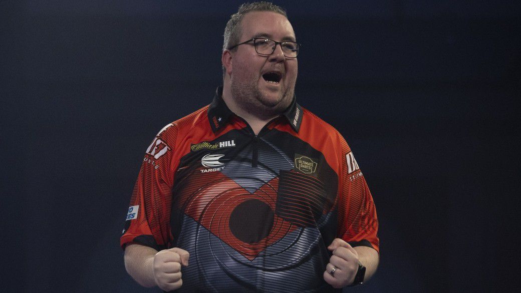 Stephen Bunting örülhetett, mert legyőzte Daryl Gurneyt, szombat este azonban Jonny Clayton vár a korábbi BDO-világbajnokra. Fotó: pdc.tv