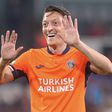 Ma lett 34 éves Mesut Özil, emlékszik még erre a góljára? – videóval