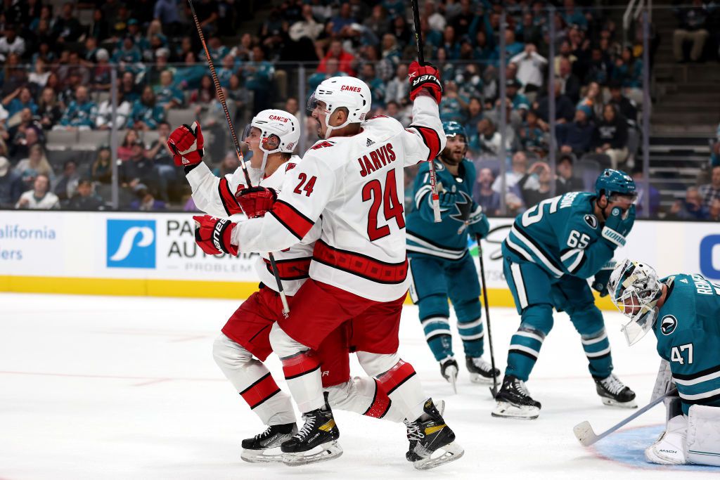 Az utolsó pillanatokban nyerte meg a Carolina Hurricanes