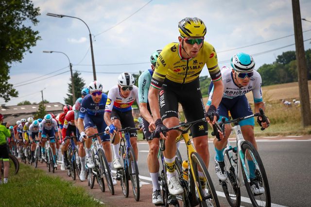 Valter Attila az első nap szökésének köszönheti jó helyezését (x.com/vismaleaseabike)