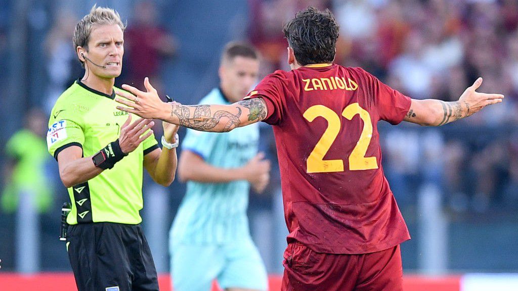 Reméljük, a magyar futballisták elégedettebbek lesznek Daniele Chiffi bíráskodásával, mint a római Nicolo' Zaniolo (Fotó: GettyImages)