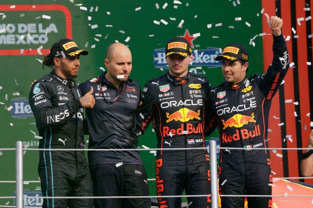 Lewis Hamilton, Max Verstappen és Sergio Pérez a Mexikói Nagydíjon.