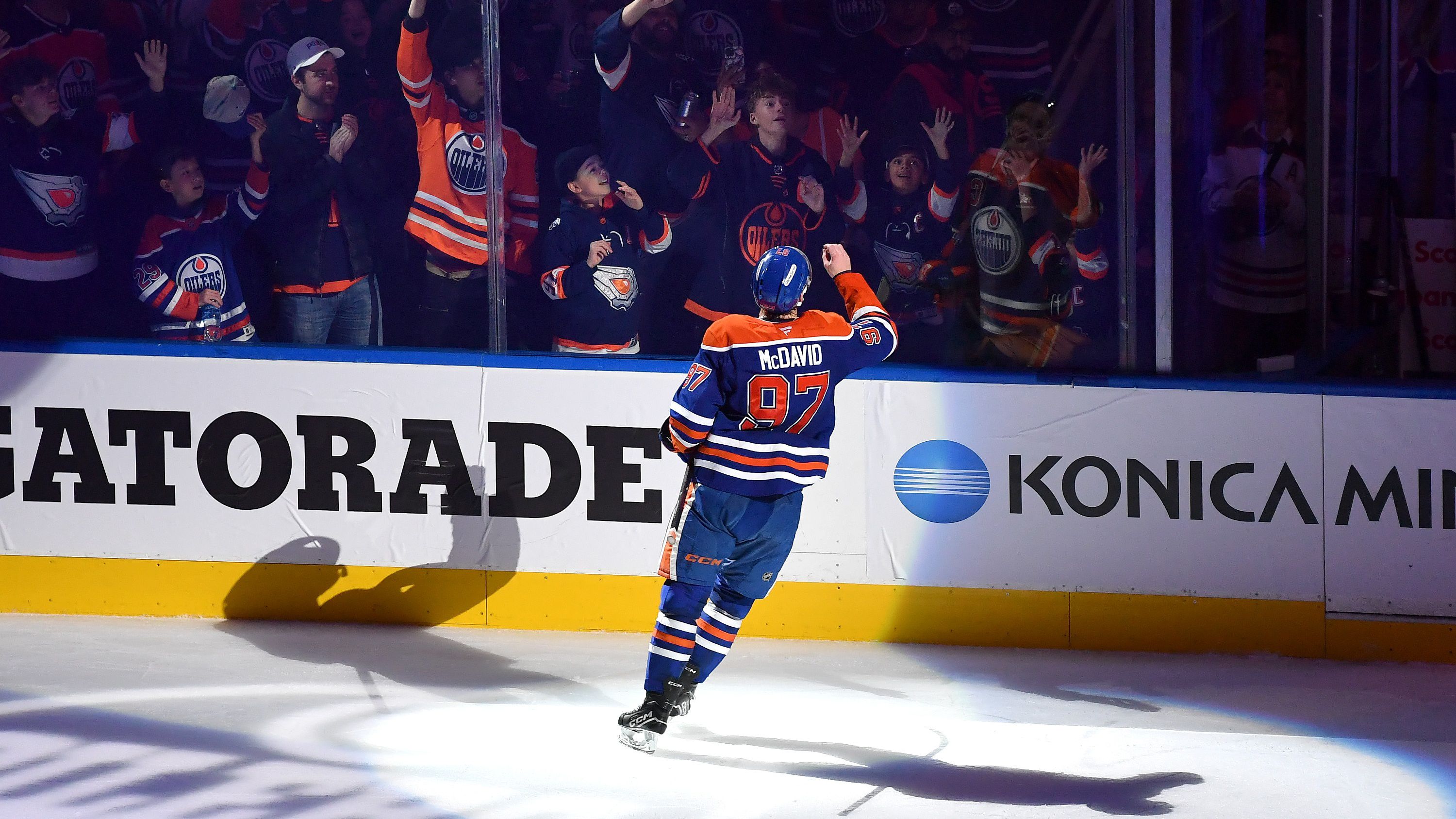 Connor McDavid megszerezte karrierje ezredik pontját az NHL-ben