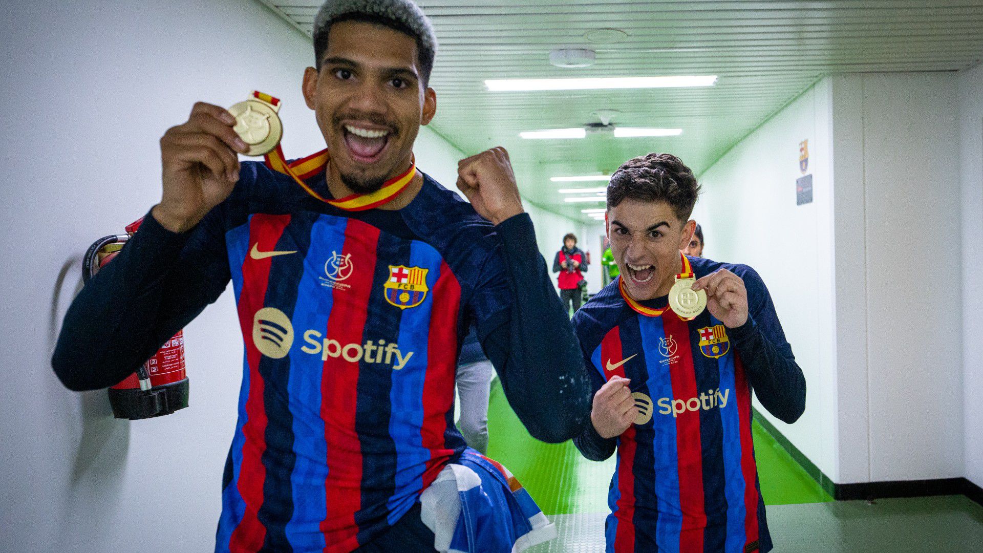 VIDEÓ: „Új korszak kezdődik” – így ünnepeltek a Barca-játékosok a Real legyőzése után