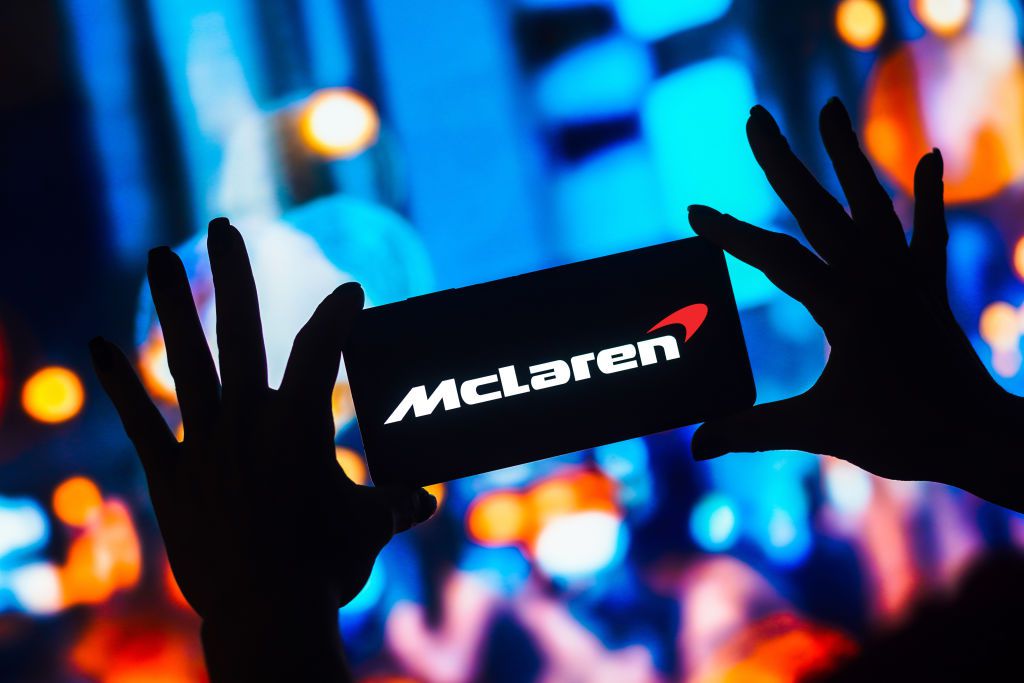 A világoskék színtől elköszön a McLaren.