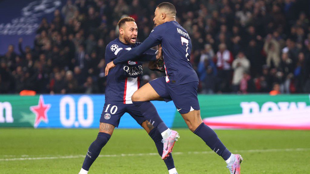Kedd este este együtt örültek a francia góljának, amit aztán érvénytelenített a játékvezető (Fotó: Getty Images)