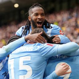 Őrületes végjáték, a Coventry kiütötte a Wolvest az FA Kupából