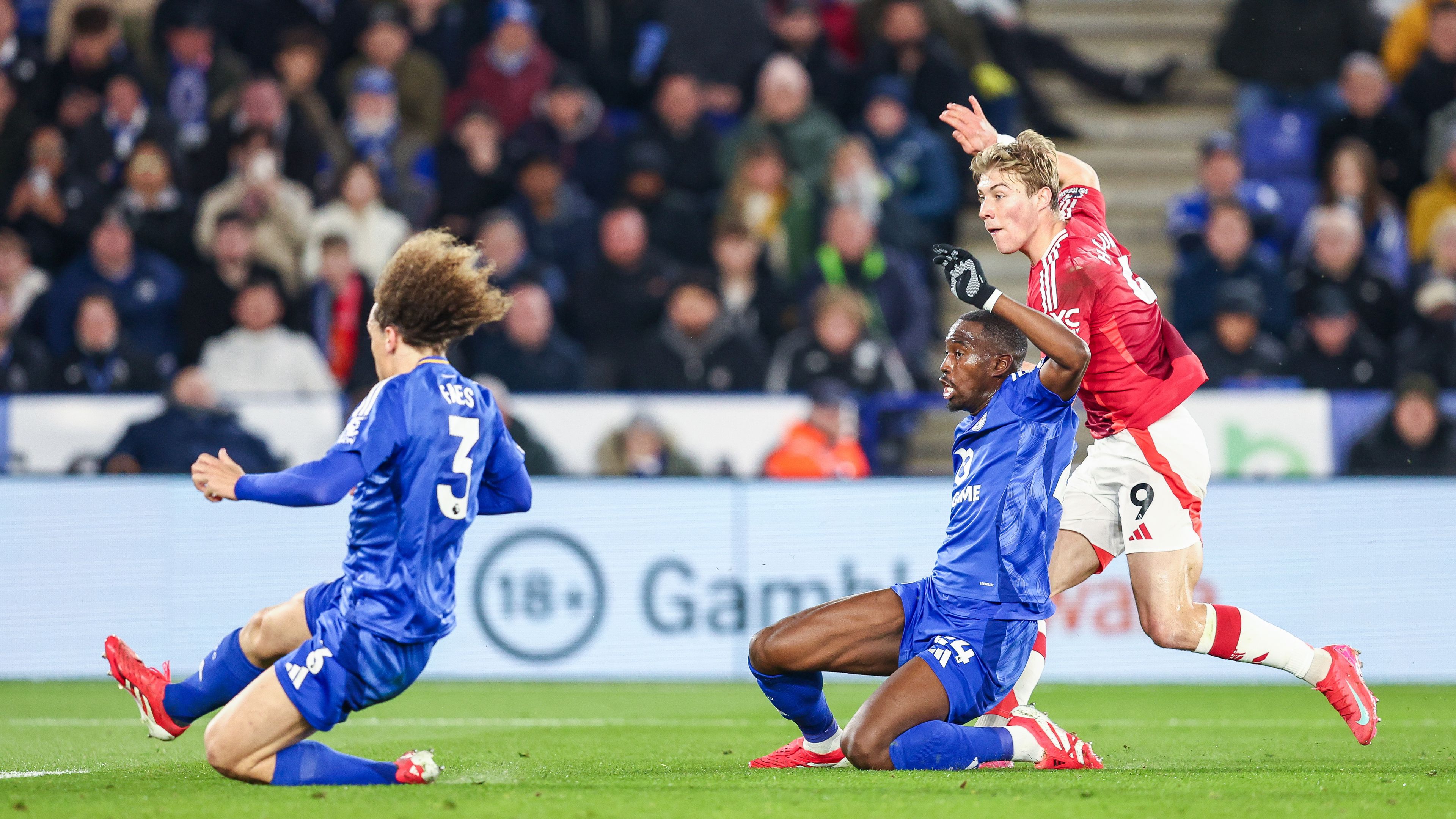 Rasmus Höjlund góljával került előnybe a Manchester United a Leicester City otthonában