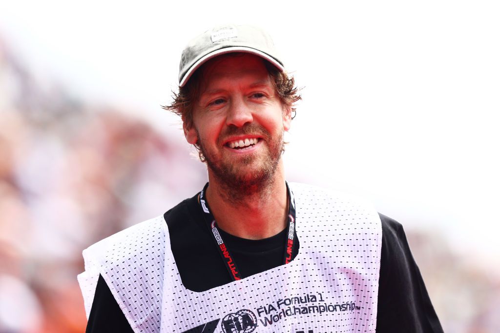 F1-hírek: Vettel vezetésével Sennára emlékeznek