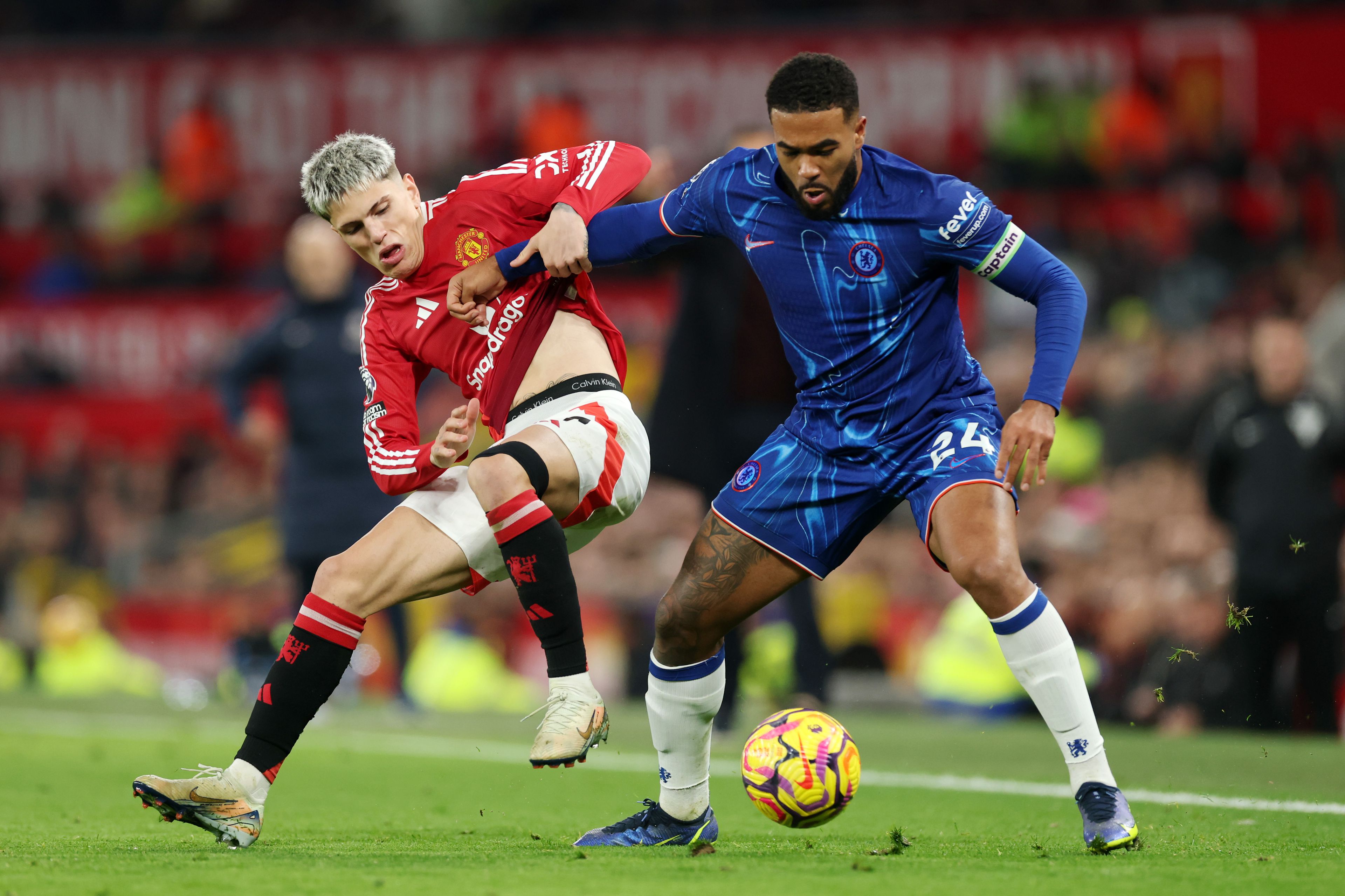 Európai kupadöntősök egymás ellen a Premier League-ben