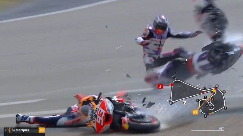 Sokkoló baleset a MotoGP-ben, Marc Márquez kettétört egy Ducatit – videóval
