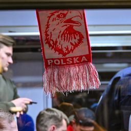 Lövöldözés a lengyel–holland Eb-mérkőzés előtt