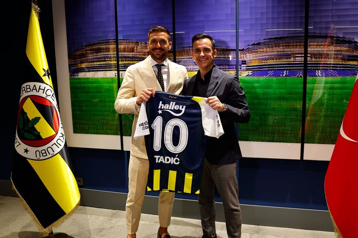 Dusan Tadics a Fenerbahcéhoz igazolt