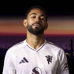 Lila-fehér, „hópelyhes” mezt kap a Manchester United – képekkel