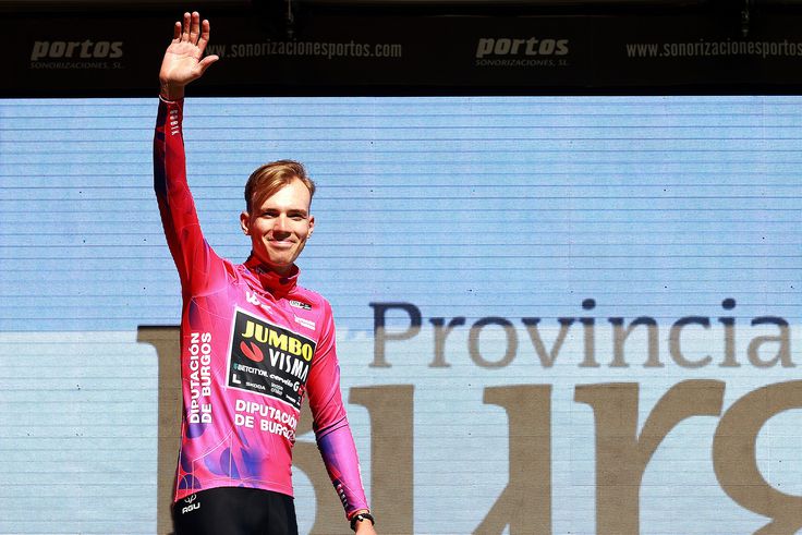 Valter Attila vezet a burgosi körversenyen, csapata nyerte az időfutamot