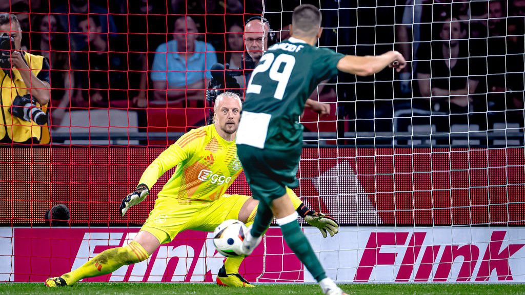 Videó: harmincnégy (!) tizenegyes után dőlt el az Ajax és a Panathinaikosz El-selejtezője