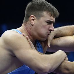 Ligeti Dániel (kékben) és az iráni Amir Hosszein Zare küzd a férfi szabadfogású birkózók 125 kilogrammos súlycsoportjának negyeddöntőjében