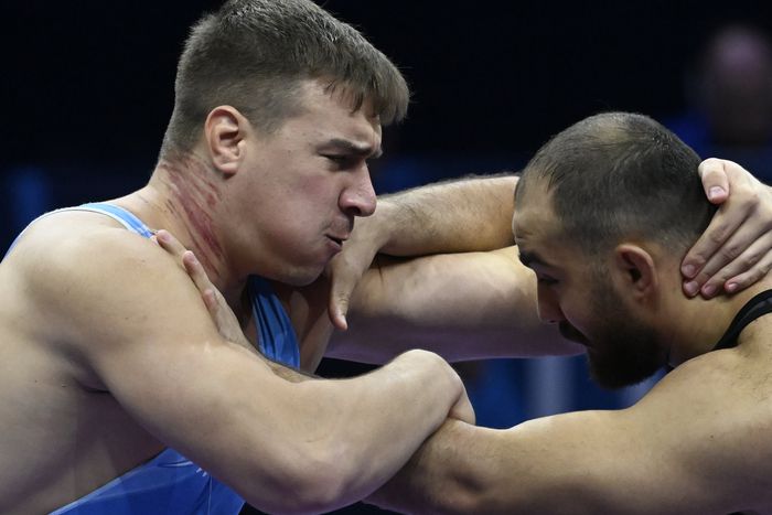 Ligeti Dániel (kékben) és az iráni Amir Hosszein Zare küzd a férfi szabadfogású birkózók 125 kilogrammos súlycsoportjának negyeddöntőjében