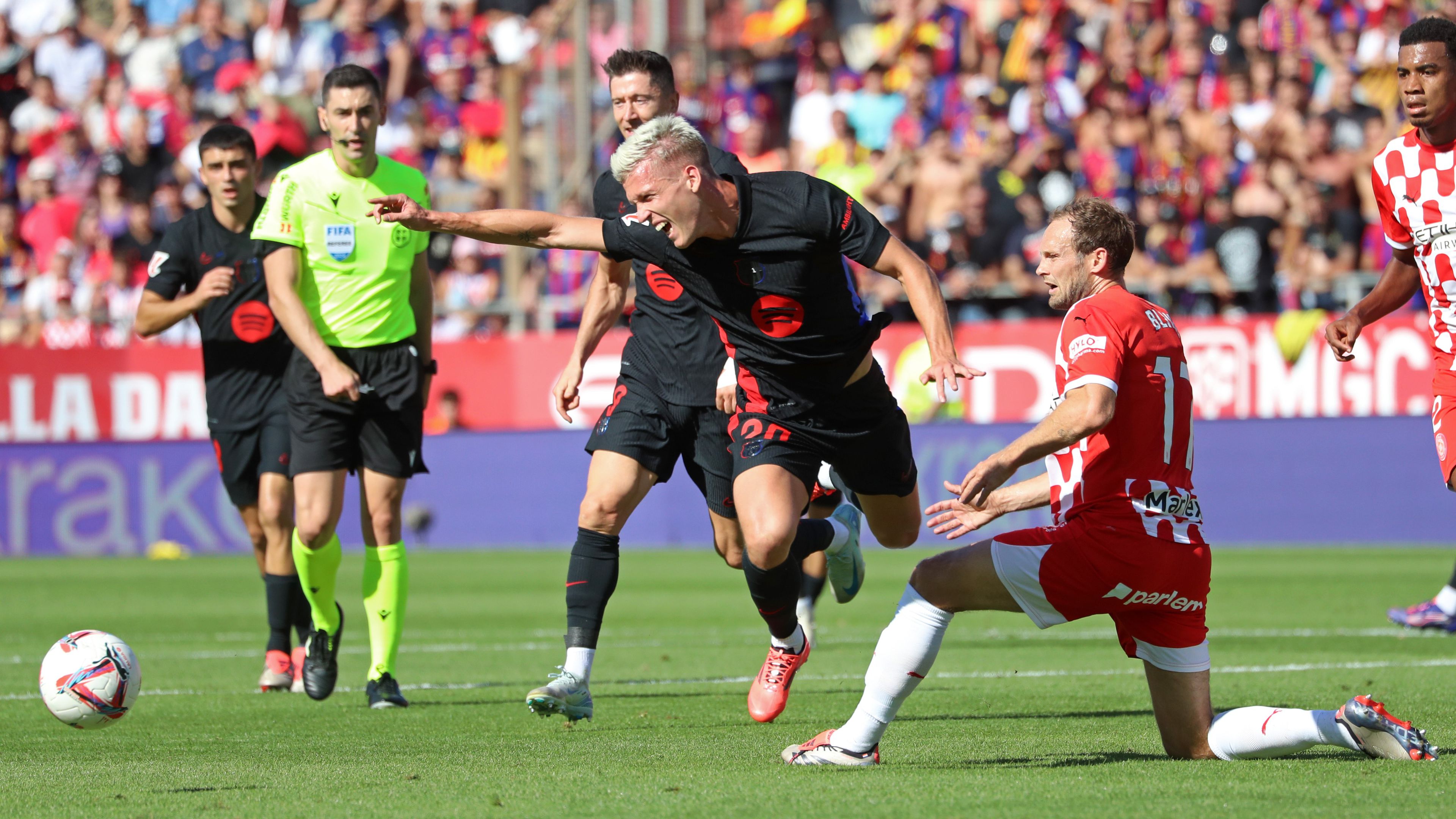 Rossz hírt kaptak a Barcelona-szurkolók, Dani Olmo megsérült